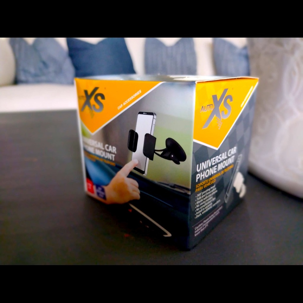 Universal car phone mount